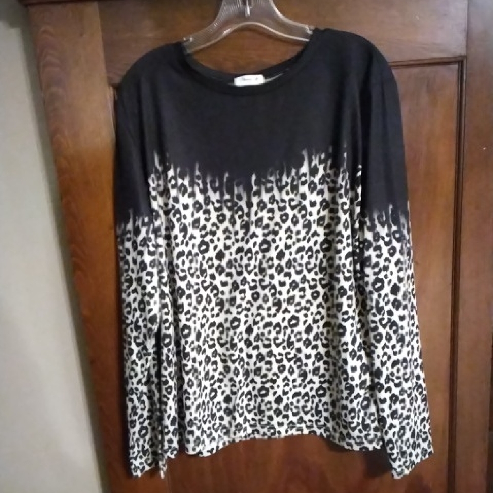 Black and White Leopard Print Long Sleeve Top